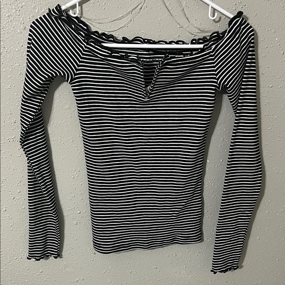 Aeropostale Black and White Striped Long Sleeve Top